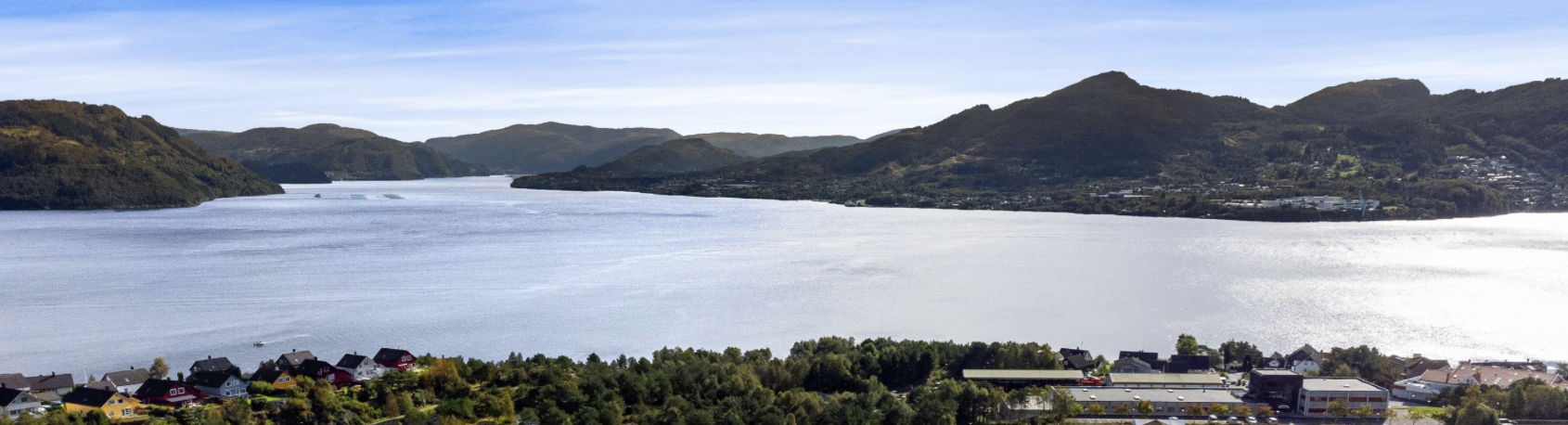 Utsikt over Knarvik og fjorden